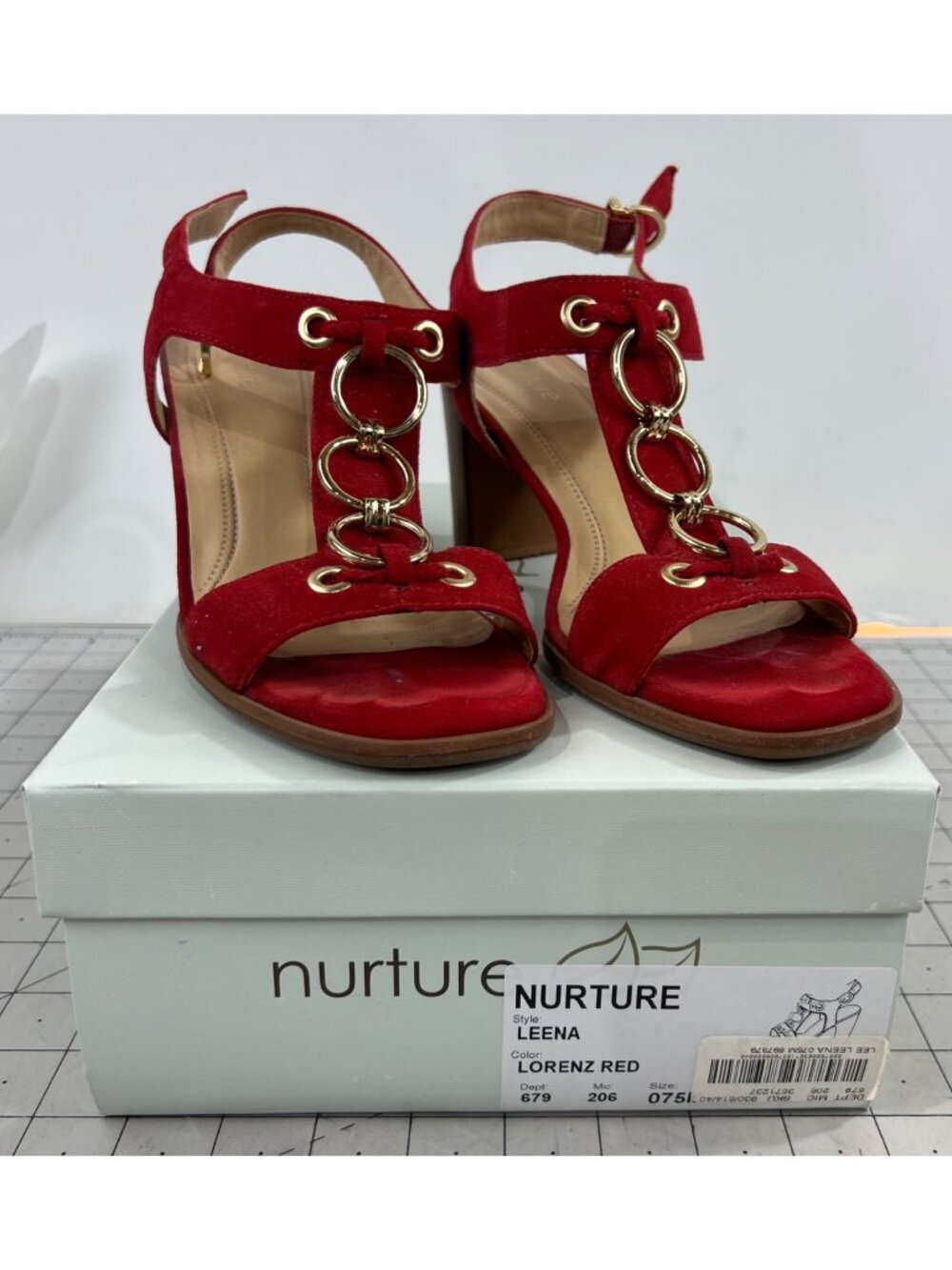 Nurture Leena Red Suede Block Heel Sandals w/Gold Chain Detail Size 7.5